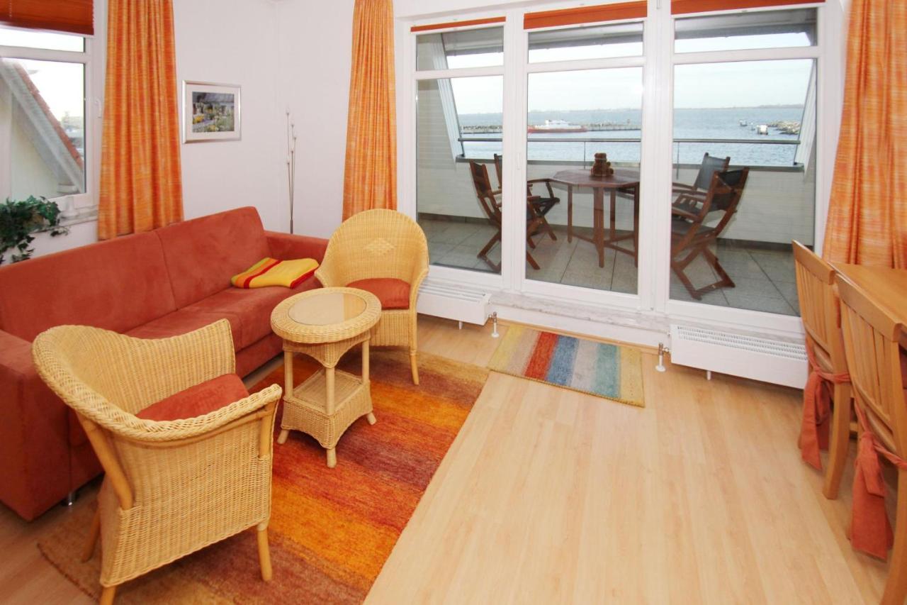 Hafennahe Ferienwohnung Mit Balkon Und Meerblick - Hafenhaeuser Wiek Wohnung 13 Wiek auf Rügen Dış mekan fotoğraf